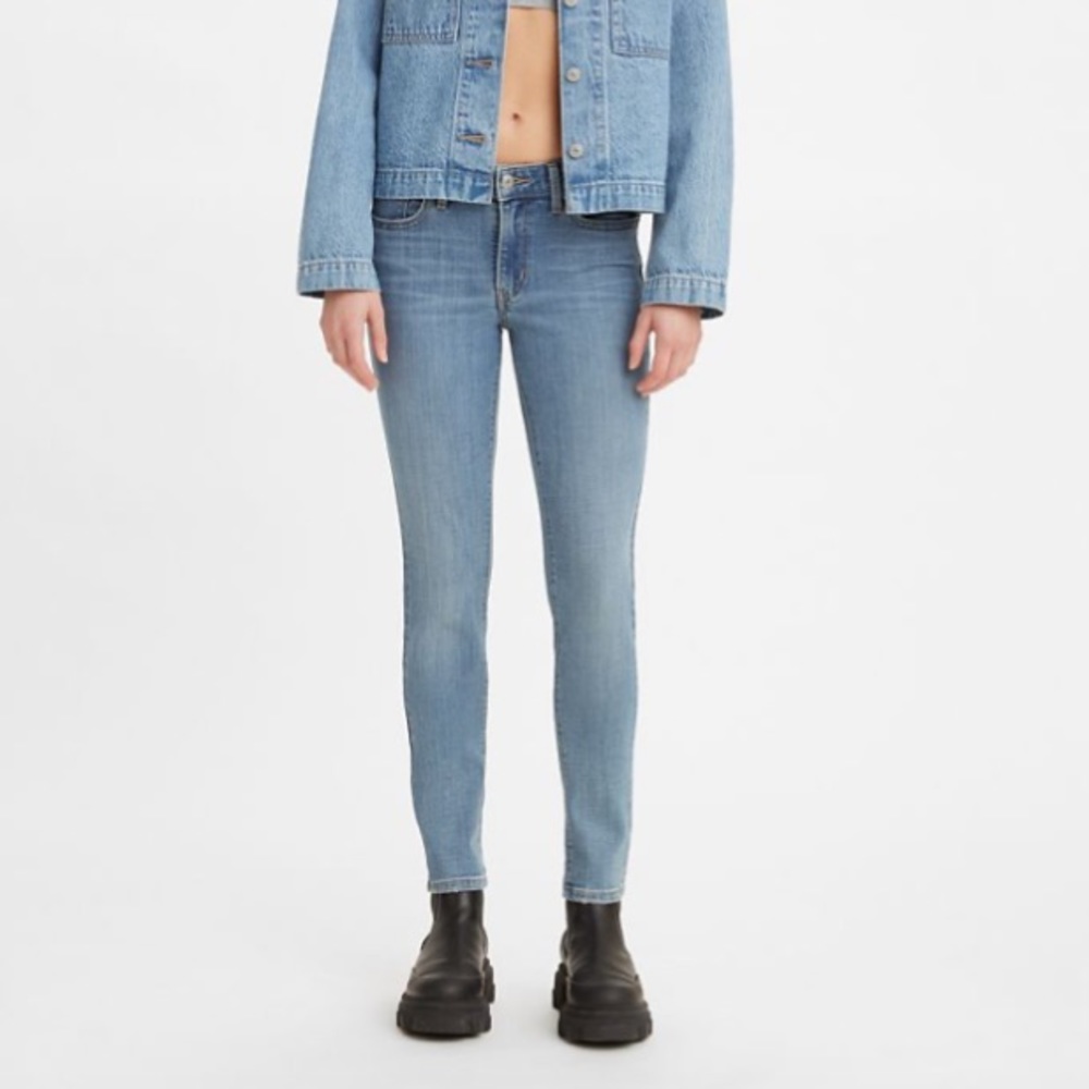 LEVI’S 711 Skinny Light Wash